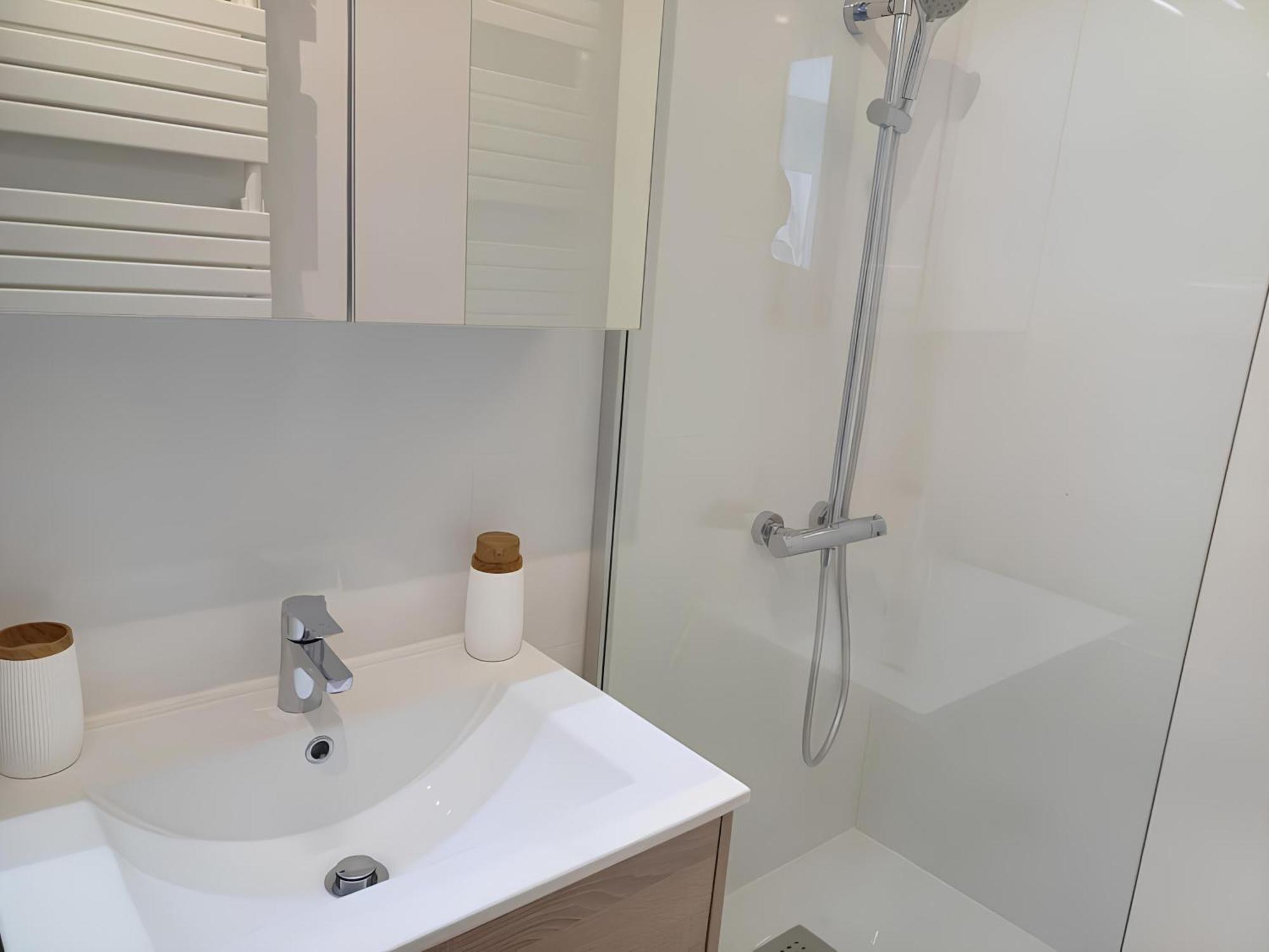 Proche Chu - 4 Couchages - Parking Gratuit - Local Velo Apartment Amiens Ngoại thất bức ảnh